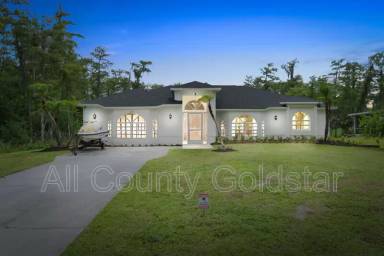 Main picture of 3280 18th Ave NE
