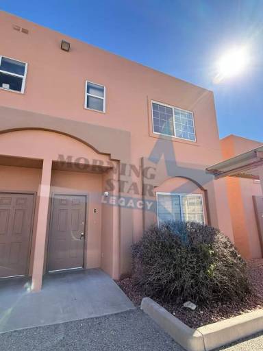 Main picture of 450 Ithaca Ct