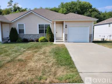 Main picture of 9318 N Robinhood Ave