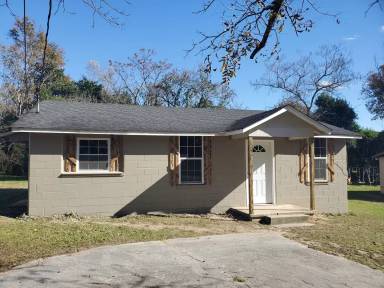 Main picture of 111 Circle Dr