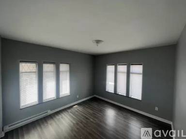 Main picture of 3753 N Meridian St