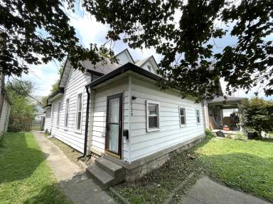Main picture of 2124 Singleton St