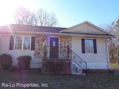 Main picture of 121 West Ln
