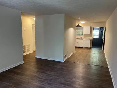 Main picture of 220 Mabry Dr