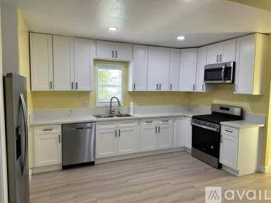Main picture of 6052 Brooklyn Ave