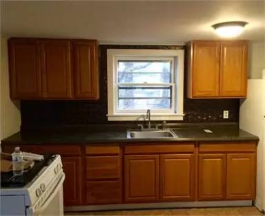 Main picture of 164 W Schuyler St