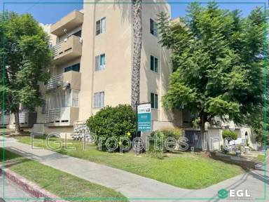 Main picture of 1045 S Ardmore Ave