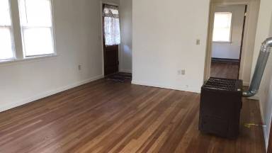 Main picture of 309 NW Cleveland St