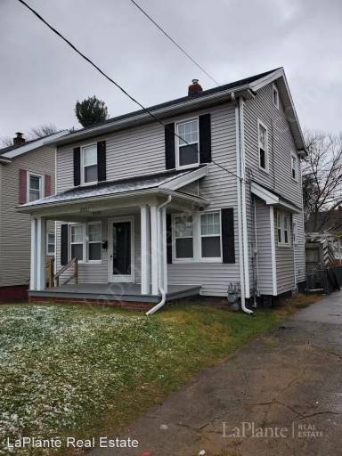 Main picture of 2037 Berdan Ave