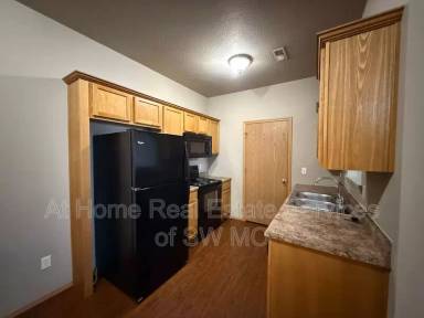 Main picture of 206 W Nicholas St