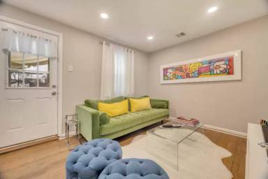 Main picture of 306 Church St