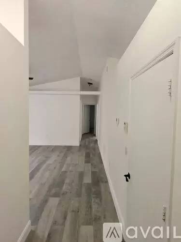 Main picture of 7214 Edgewater Shores Ct