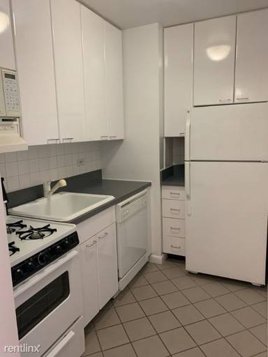 Main picture of 150 E 18th St Apartments