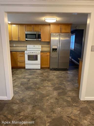 Main picture of 1858 Major St