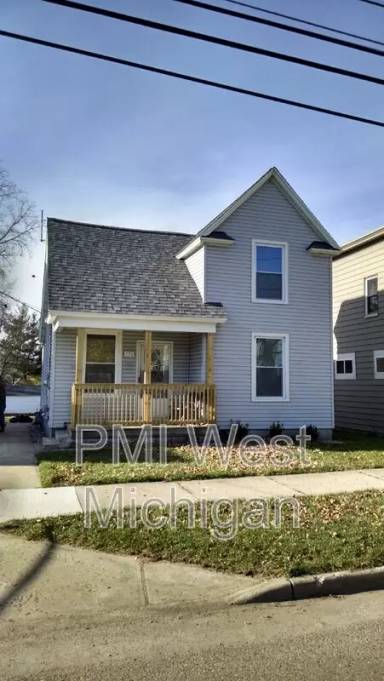 Main picture of 777 College Ave NE