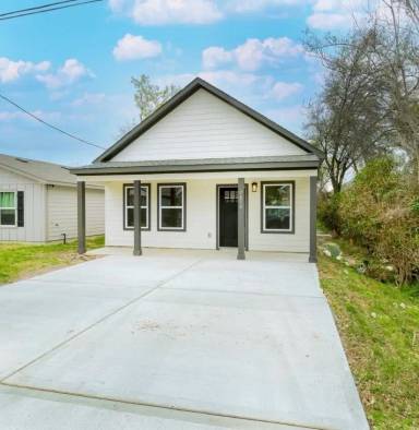 Main picture of 7830 Nashville St