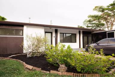 Main picture of 2494 NW 98th Ln
