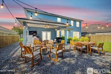 Main picture of 708 Flowers St