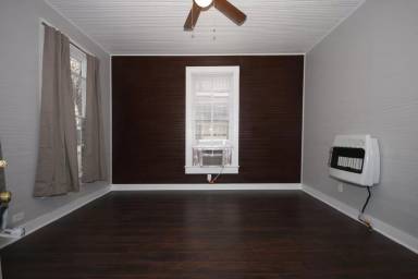 Main picture of 818 E Carson St