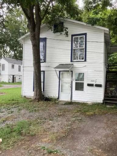 Main picture of 1621 1/2 W Short 17th St