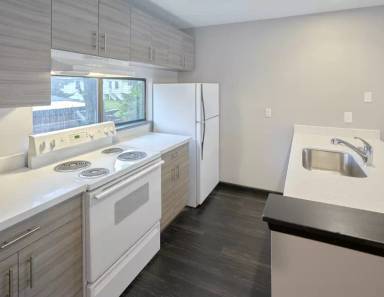 Main picture of 4220 Southcenter Blvd