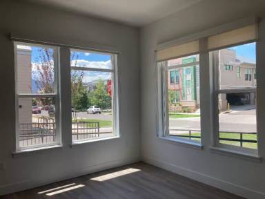 Main picture of 4300 Broadway St