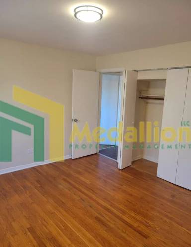 Main picture of 7345 S Kedzie Ave