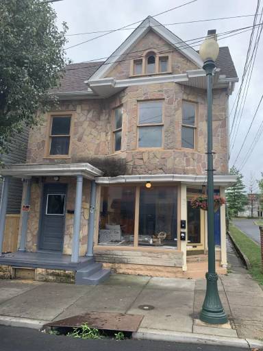 Main picture of 531 W King St