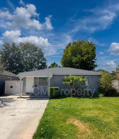 Main picture of 874 N Orange St