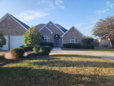Main picture of 319 Bunker Ln