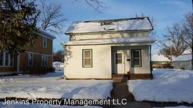 Main picture of 437 E Maple St