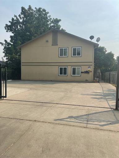Main picture of 156 W 12th St