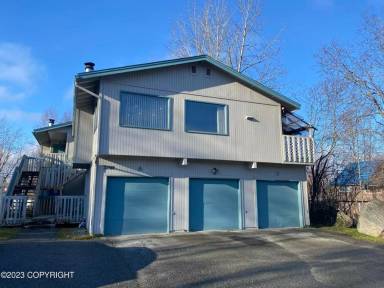 Main picture of 3710 Gardner St