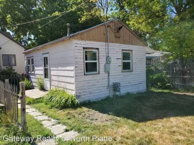 Main picture of 407 1/2 S Walnut St