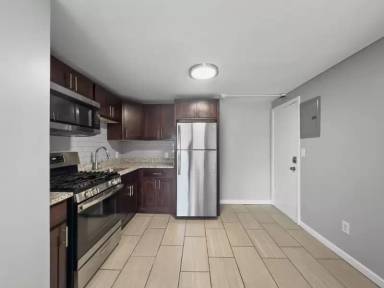 Main picture of 19 Grove St