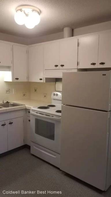 Main picture of 2137 Washington St