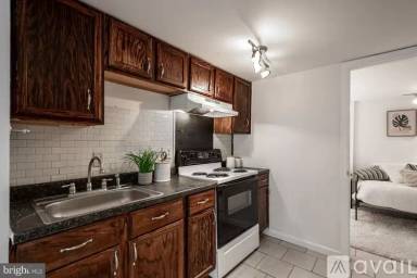 Main picture of 2805 11th St NW