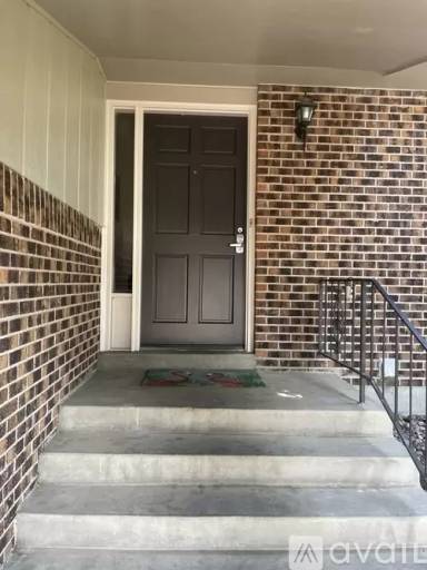 Main picture of 938 Mercury Cir