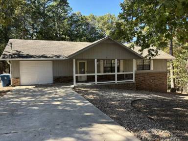 Main picture of 3 Witney Ln