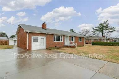 Main picture of 1720 Dock Landing Rd