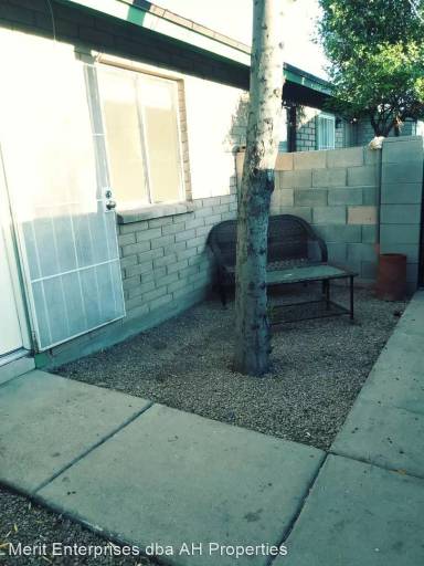 Main picture of 14 W Sunnyslope Ln