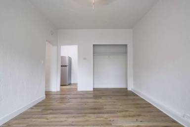 Main picture of 520 S Mariposa Ave
