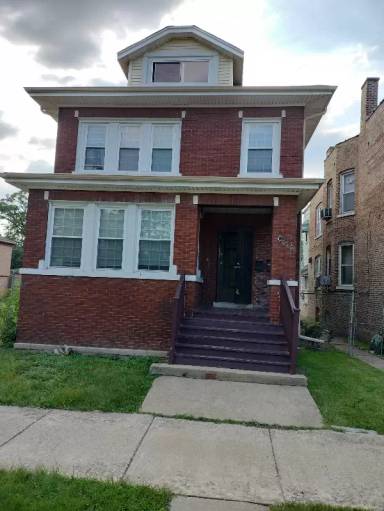 Main picture of 10538 S Wabash Ave
