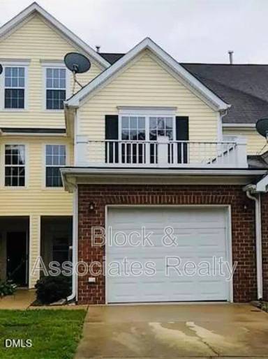 Main picture of 2626 Vega Ct
