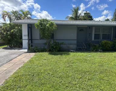 Main picture of 2037 SW 63rd Ave