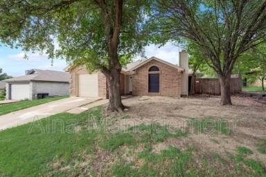 Main picture of 6708 Roxanne Way