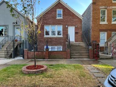 Main picture of 1639 W 38th Pl