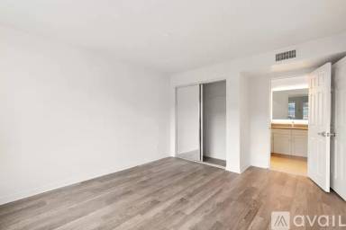 Main picture of 1011 Pike St