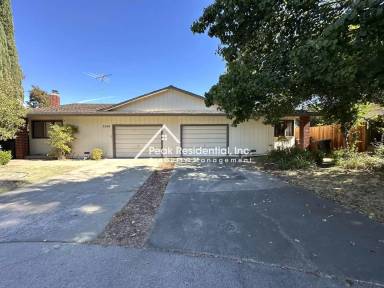 Main picture of 5240 Sharidge Ct