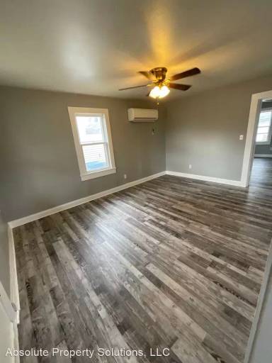 Main picture of 1501 W Webster St